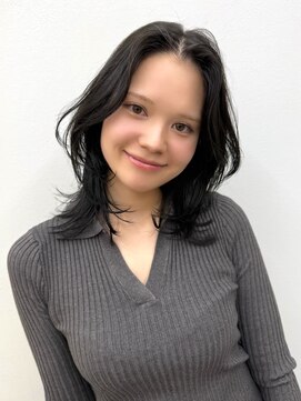 ロンドイディールバンダイ 新潟万代(Lond ideal) ミディアムレイヤーハッシュカットウルフ黒髪グレー