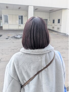 カラフェ(carafe) 暗めピンクカラー　ボブスタイル