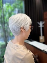 モザミ(MOZAMI)&nbsp;グレイヘアを活かした大人ショート