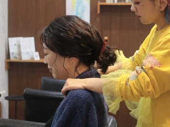 ヘッドスパ&リラクゼーション専門店 tete de bebe テテドべべの写真/ベッド1台の完全個室で、誰にも気兼ねせず自分だけの休息を。フルフラットのスパ台で極上の癒やしを