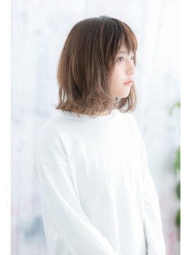 ヘアアンドビューティー ミック(Hair & Beauty miq) 斜めバング×くせ毛風カールのグラデーションカラーラフミディ