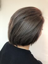 ピーナ 大和高田店&nbsp;ブリーチ毛を活かしたシルバーカラー