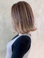 アイティー バイ アルバム 中野店(IT by ALBUM) ペールベージュ_ウェーブパーマフォギーベージュ耳かけ_ba291111