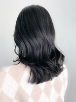 アイティーバイアルバム 下北沢店(IT by ALBUM)&nbsp;ブルーブラック_アースカラーくびれヘアツートンカラー_ba374001