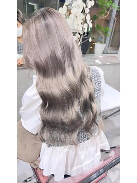 ラヴィキョート(Lavy kyoto) クールな印象を与えるなら◎パールグレージュ