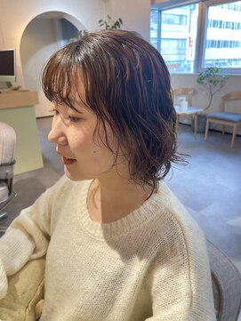 ユヌ(Une) ミディアムボブ パーマ