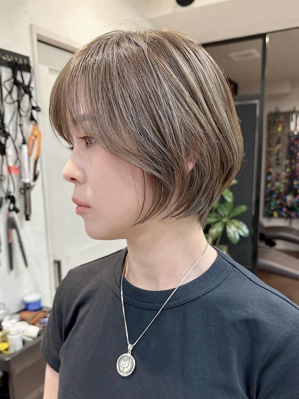 白髪ぼかし ミルクティーベージュ×ショートボブ 脱白髪染め