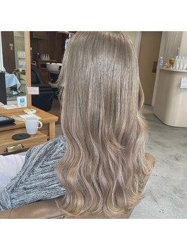 フツーロ 栄(FUTURO) プルエクステ