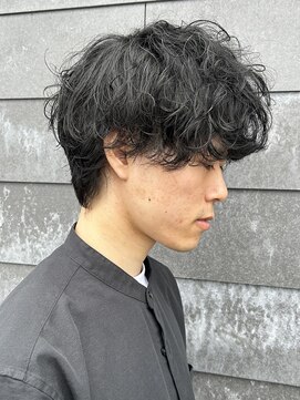 ヒュイル バイ ニアウ(Hwyl by Niau) メンズマッシュパーマシャドウパーマニュアンスパーマ眉毛