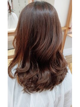 フューチャー(FUTURE) うるツヤふんわりセミロング