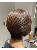 柔らかさと透明感たっぷりのショートカット