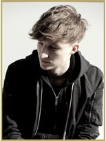 ジジバイワースホワイル(jiji by WORTH WHILE)&nbsp;アッシュブラックウルフマッシュパーマハイライト波巻きショート