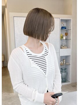 アム(am) 切りっぱなしボブグレージュボブミルクティーベージュボブ