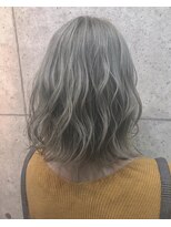 アールプラスヘアサロン(ar+ hair salon)&nbsp;ホワイトベージュカラー無造作カールボブディ