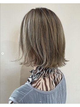 TJ天気予報 3t 日進店 くびれミディアム×グレージュカラー