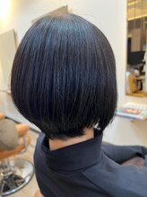 トランクゥイル(TranQuil) ダークグレージュ大人かわいいハンサムひし形束感ショートボブ☆