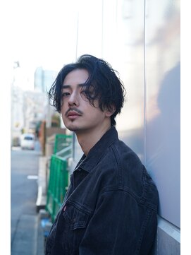 フィフス 渋谷(fifth) センターパート波巻きスパイラルパーマツイストスパイラルパーマ