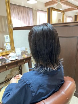 アドラーブル 女池店(adorable) 【ミディアム】【外ハネレイヤー】【10代20代30代】