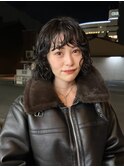 黒髪　ボブ　ウェーブ　パーマ　ウルフ　切りっぱなし