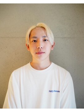 セーヌアワー(CEINE OUR) 三軒茶屋【CEINEOUR】センターパートメンズマッシュブリーチ