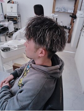 リーフ ヘア 上田美容研究所(Lief hair) ツイストゴールドハイライト