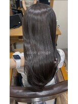 サク(Sac.)&nbsp;今っぽい透明感たっぷりグレージュ Sac.一澤幸奈