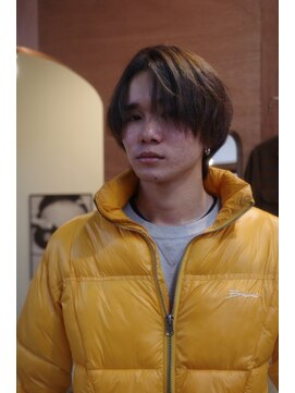 エディ(Edy) メンズセンターパートマッシュウルフニュアンスパーマ眉毛カット