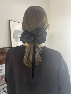 ヘアーアイストゥーレ(HAIR ICI TRE) オリーブベージュ　ブリーチなし　ロング　髪質改善　担当阿知波