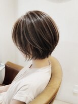 アンベリー(embellie)&nbsp;【ハイライトカラー白髪ぼかし】大人かわいいコンパクトショート