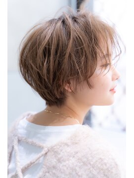 エイミー(Aimee) Aimee 町田　ハニーベージュ×大人ショート