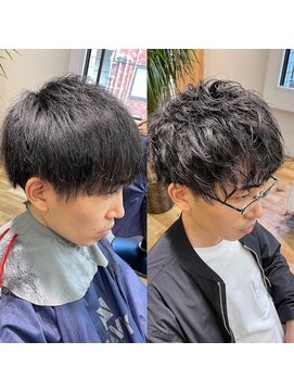 ネイビー(NAVY) メンズヘアの定番　前下がりマッシュ×スパイラルパーマ