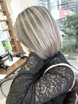 ヘアークリアー 獨協大学前店 シルバーバレイヤージュ