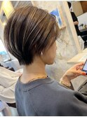 くびレイヤーエモージュ斜めバング小顔愛されハイライトカラー