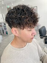 ラヴィズムバイフィフス(LUVISM by fifth) スペインカールパーマ刈り上げ万代新潟駅