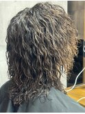 縦落ち　ツイストスパイラルパーマ　ロング
