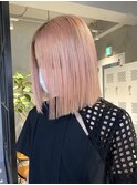 切りっぱなしミディアムボブピンクベージュケアブリーチ