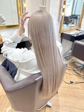 コワファースト  させぼ五番街店(COIFF1RST) ホワイトベージュ