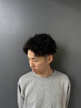 ダンヒルバーバー(dunhill BARBER) スパイラルパーマ<理容室>[メンズ/シェービング/床屋/銀座]