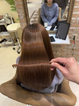 アリーシャ バイ アルティナ(Alisha by artina) 乾かすだけでサラ艶ストレートヘア