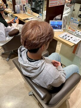 エヌアンドエーコンティ(N&A CONTi) メンズの透明感カラー ピンク系カラーナチュラルセンターパート