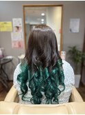 裾カラーグリーンで差がつくデザインカラー