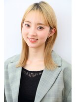 ソレイユ イワタ(SOLEIL IWATA) 透明感ベージュ×外ハネミディ