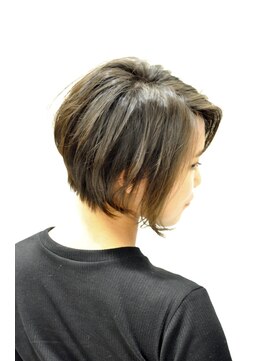 ユキオ オブ ヘアー(YUKIO of Hair) 大人かわいい丸みショート