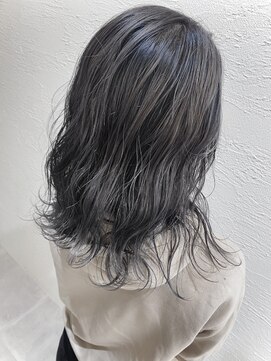 ドミーナドゥ(Domina deux) 王道スタイル・グレーバレイヤージュカラー☆