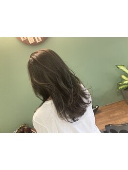 【高安駅3分】大人女性にオススメ♪髪のダメージを改善してくれるトリートメントで、艶めく美髮♪