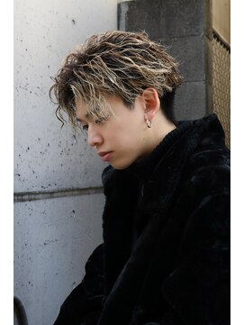 ネイビー(NAVY) 波巻きパーマツイスパハイライトマッシュ刈り上げセンターパート