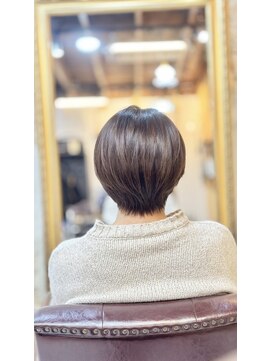 トイロ(toiro) 抜け感ショートと透明感ベージュ