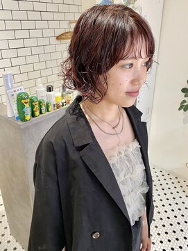 ミー(me.) ボブパーマ　ピンクカラー