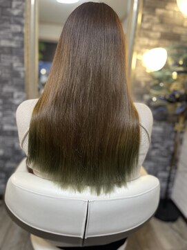 サロネ ディ ルッソ シトミーレ(salone di lusso シトミーレ) グラデーションカラー