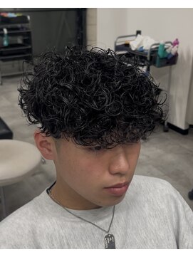 イーラ(era) スペインカール　ツイストスパイラル眉カットメンズパーマ